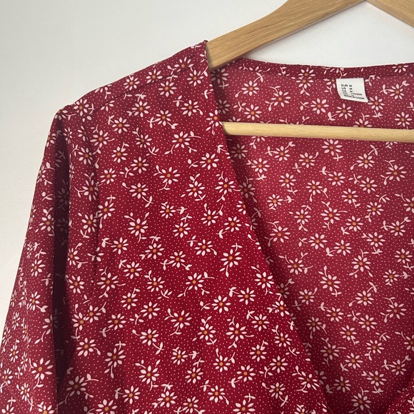 Red Floral crop blouse - Picture 2 of 5